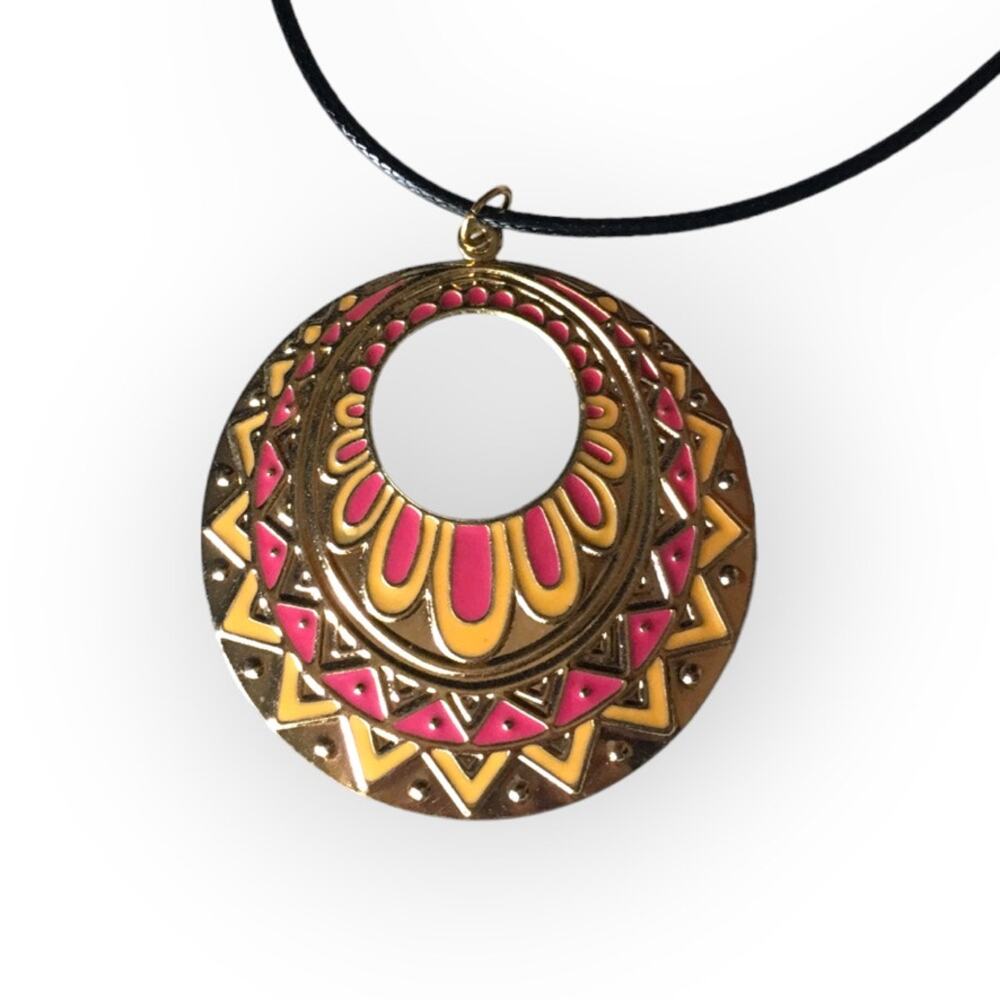 Pink and orange mosaic pattern gold tone pendant necklace